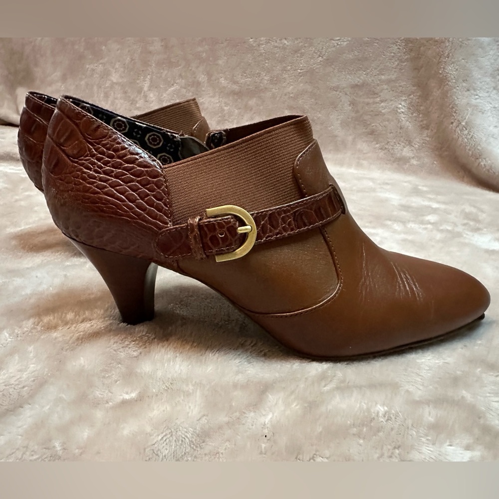 Joan & David shoes size 7.5